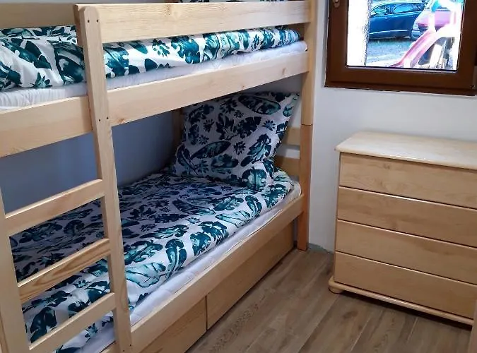 Letniskowy Nad Jeziorem Wdzydze Дом отдыха *